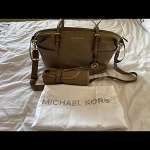 Michael Kors Jet Set Large Nylon Diaper Bag (Tan)